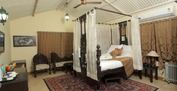 The Colonial Manek Manor